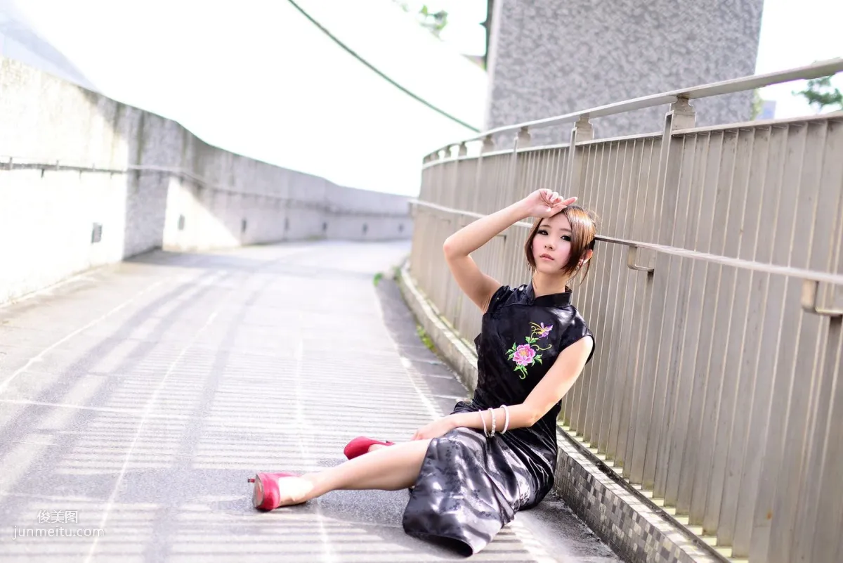 Taiwan Model A Bu, Red and Black Qipao Series Outdoor Shoot Photo Set photo 31