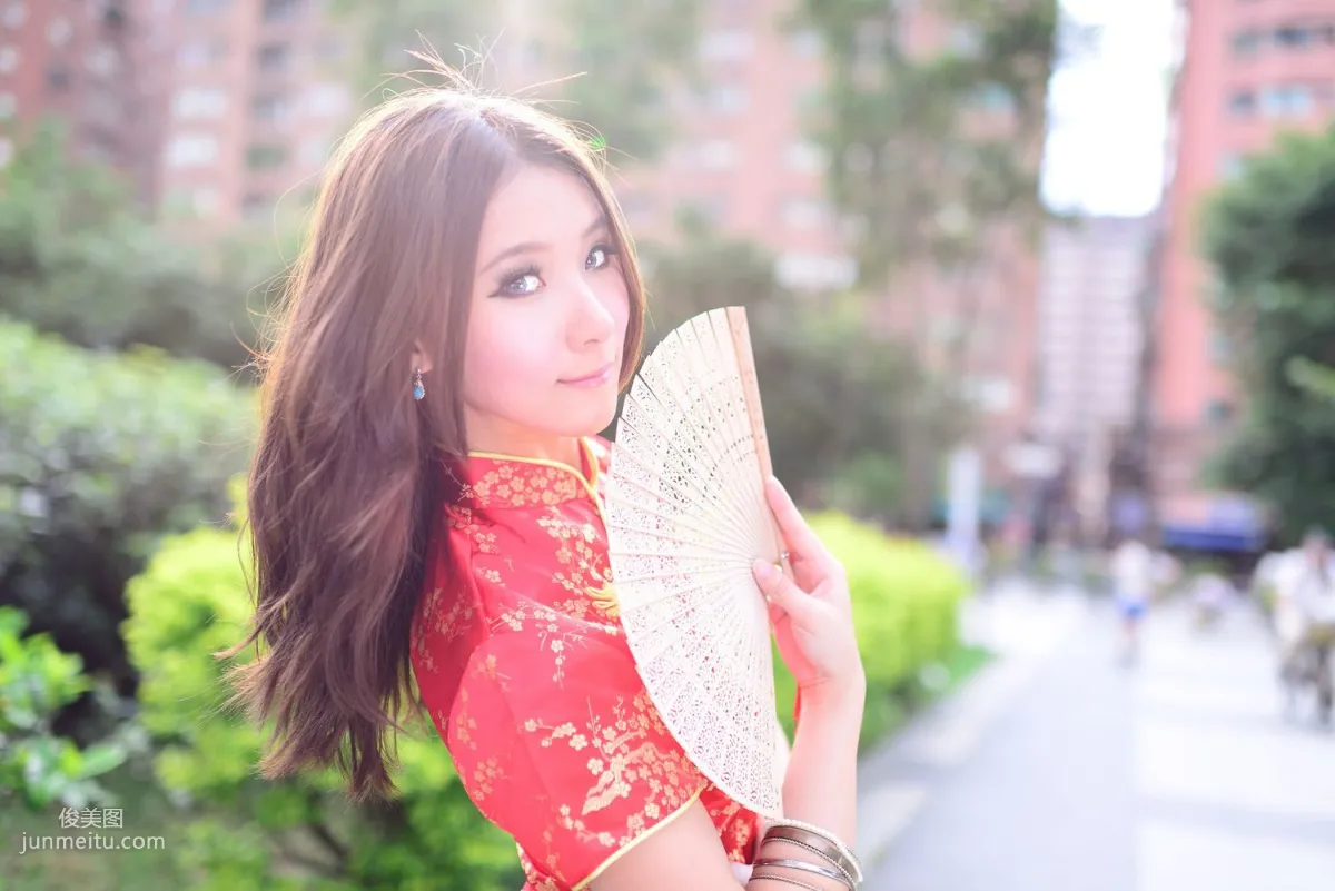 Taiwan Model A Bu, Red and Black Qipao Series Outdoor Shoot Photo Set photo 25