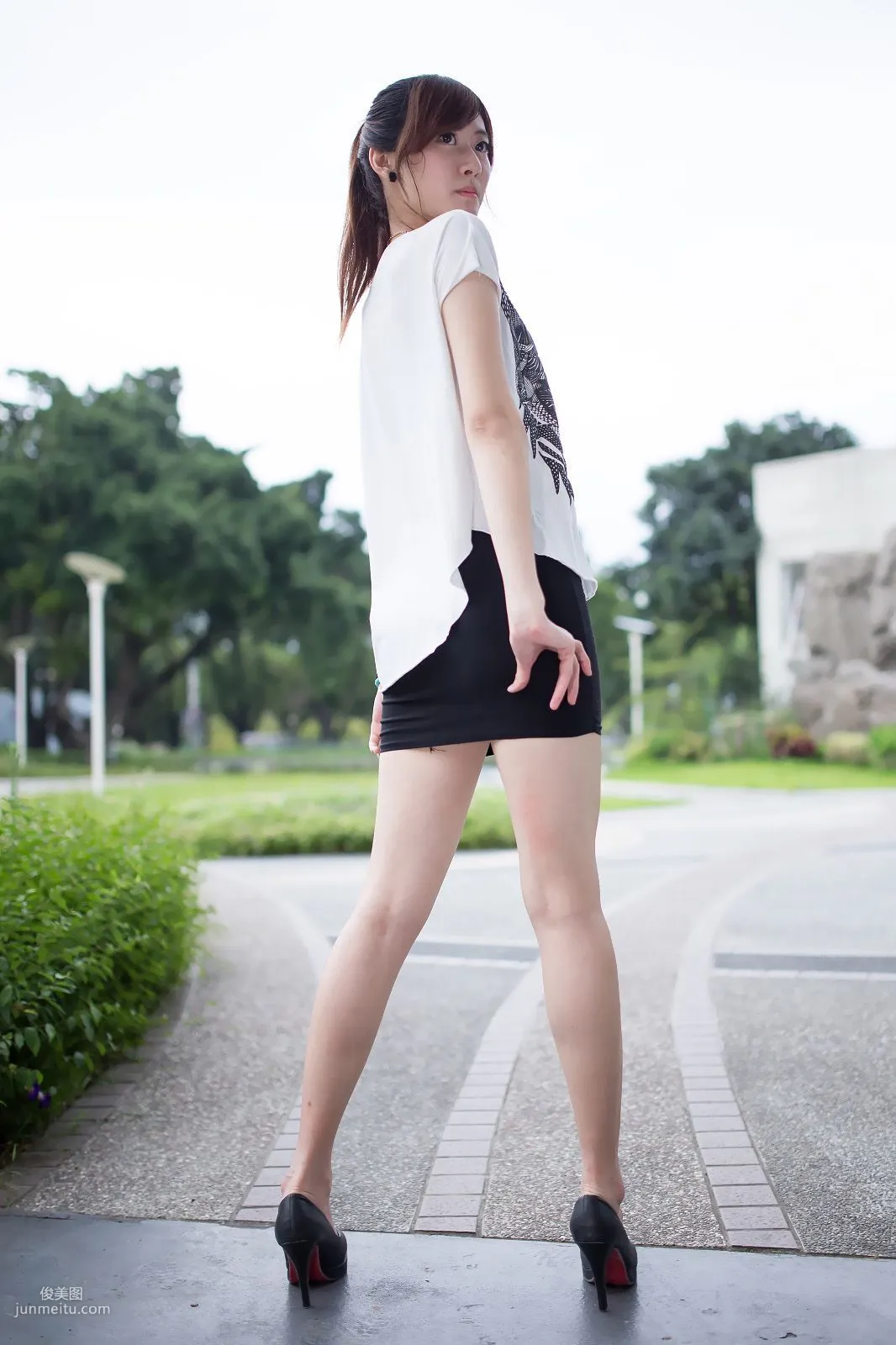 Taiwan Model Queena / Lin Mojing, Park Outdoor Shoot Photo Set photo 22