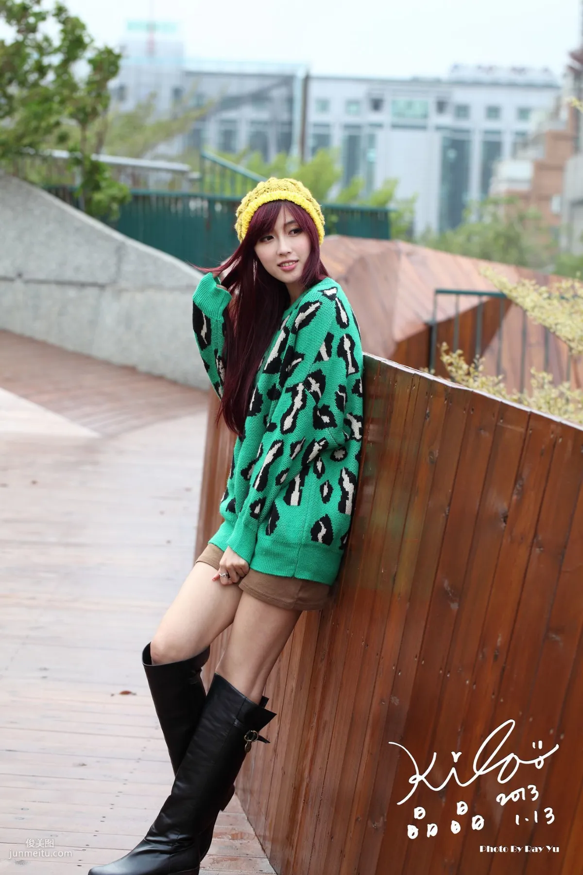 Taiwan Model Liao Tingling/Kila Jingjing, Green Long Coat + Long Boots, Street Snap Photo Set photo 5