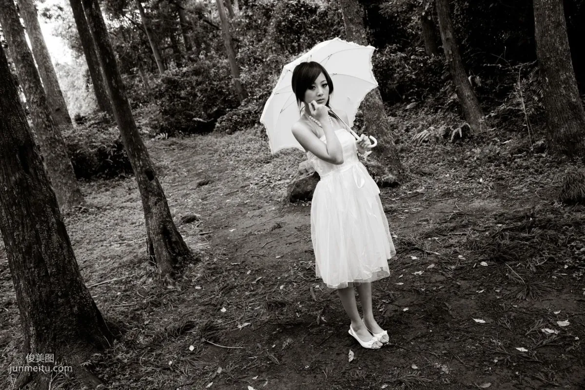 Mikako/Zhang Kaijie White Waltz x Black Obsession Yangmingshan Zhuzihu Outdoor Shoot Photo Set photo 35