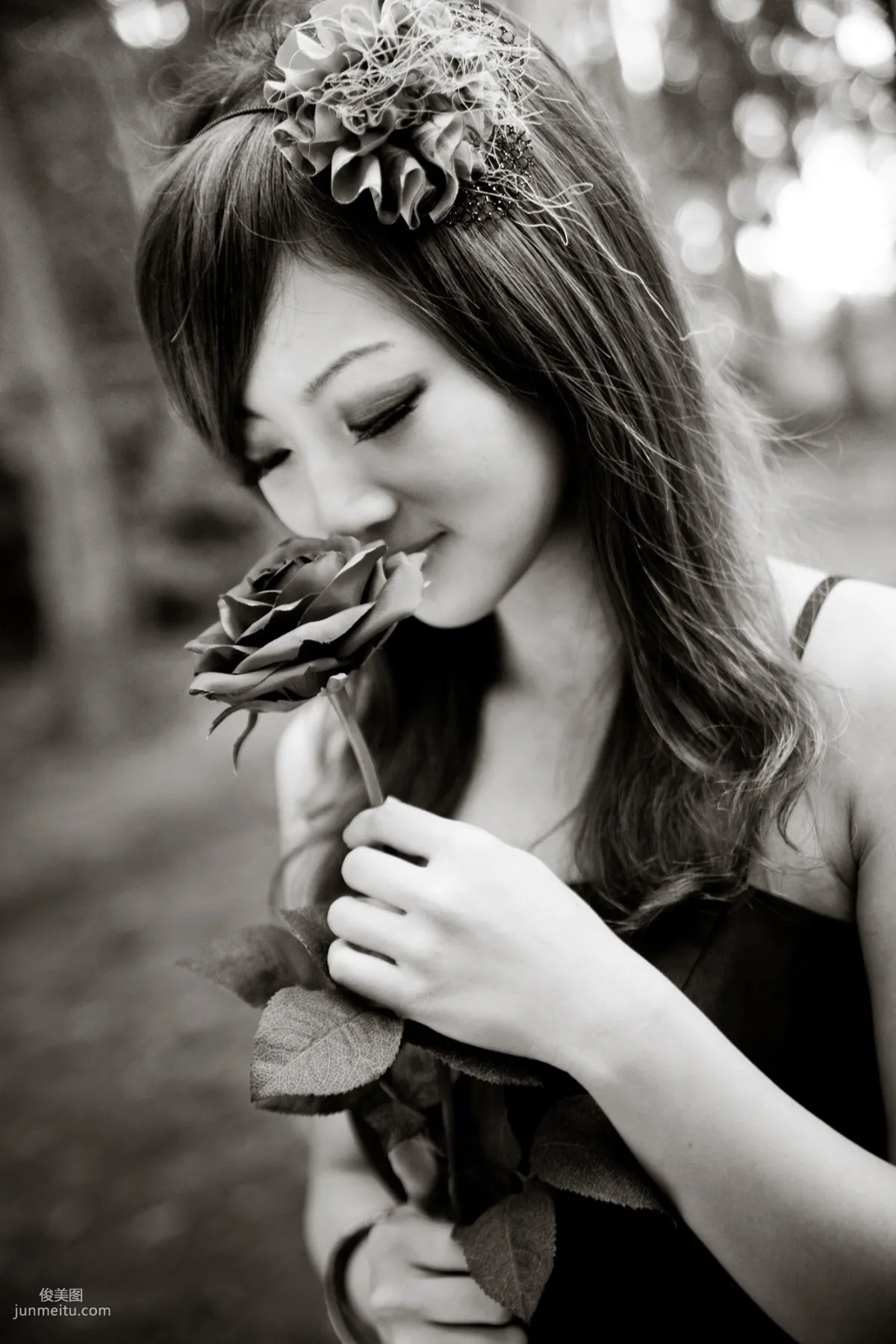 Mikako/Zhang Kaijie White Waltz x Black Obsession Yangmingshan Zhuzihu Outdoor Shoot Photo Set photo 117