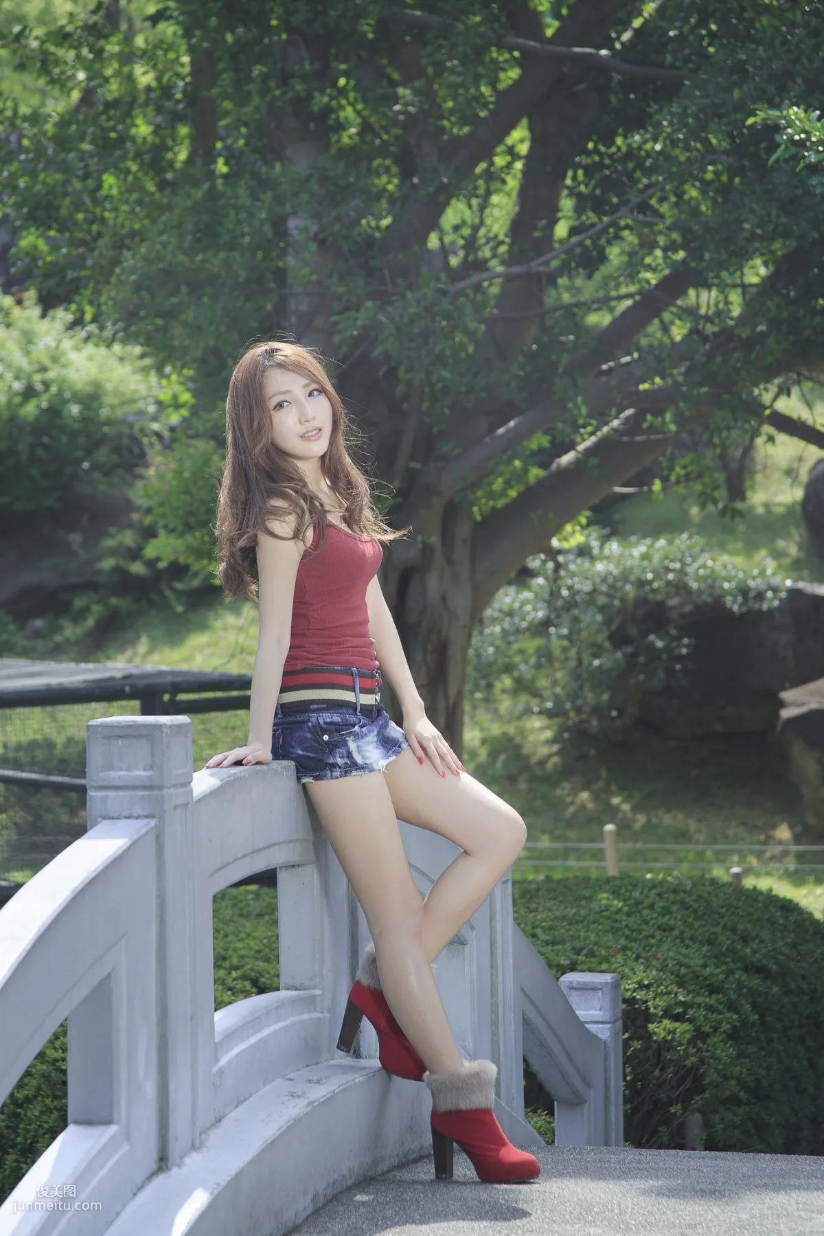 Taiwan Goddess Syuan Zhao Yun, Zhishan Garden Outdoor Photo Set photo 3