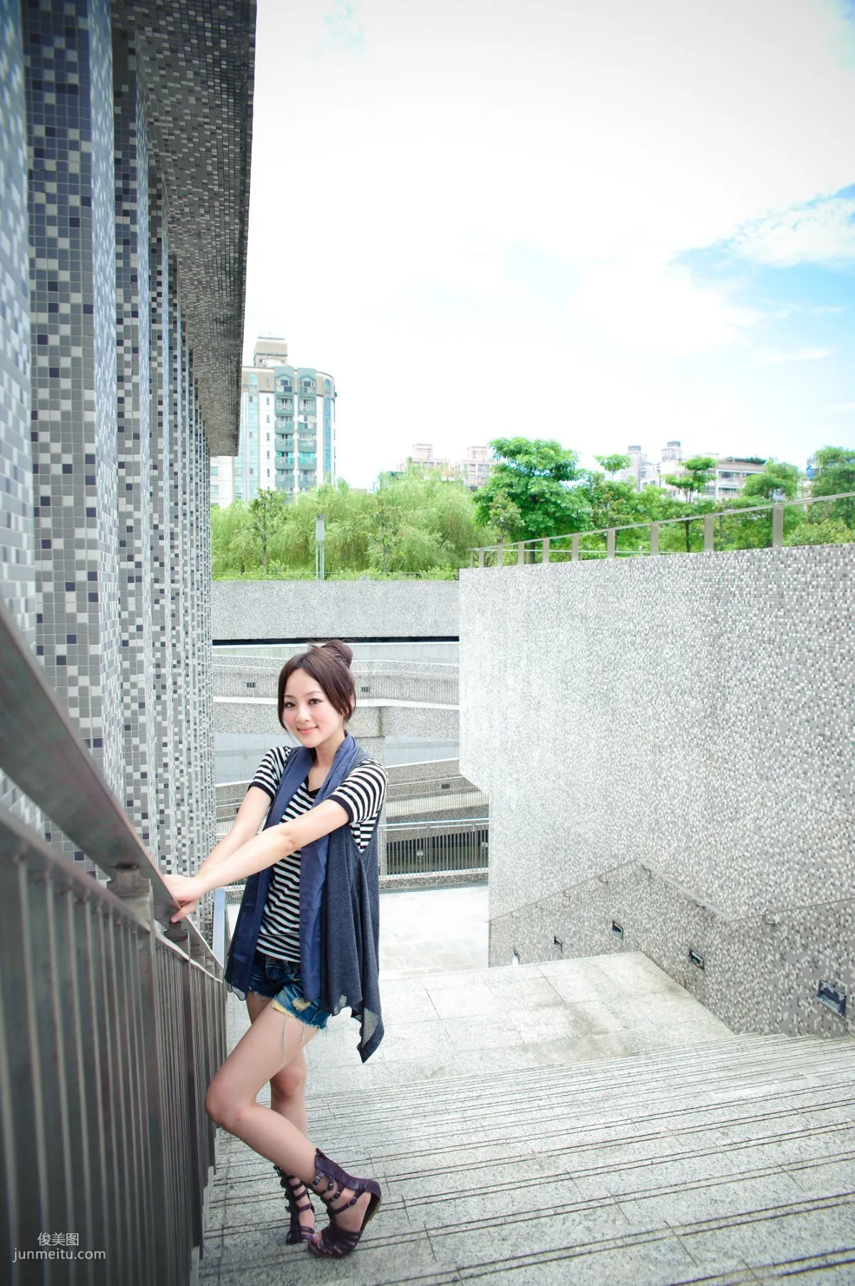 Zhang Kaijie, Yonghe No.4 Park Outdoor Shoot Photo Set photo 44