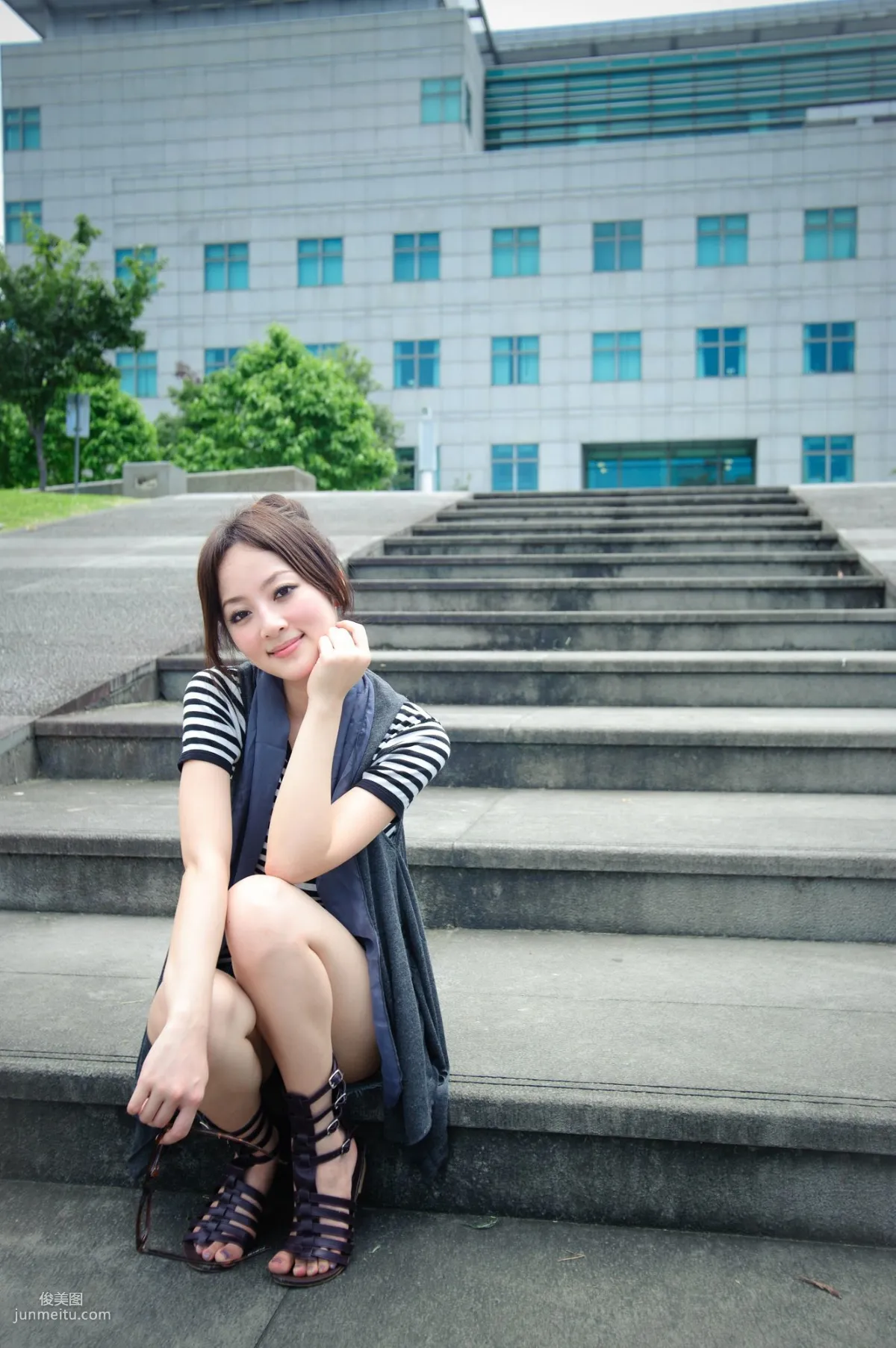 Zhang Kaijie, Yonghe No.4 Park Outdoor Shoot Photo Set photo 41