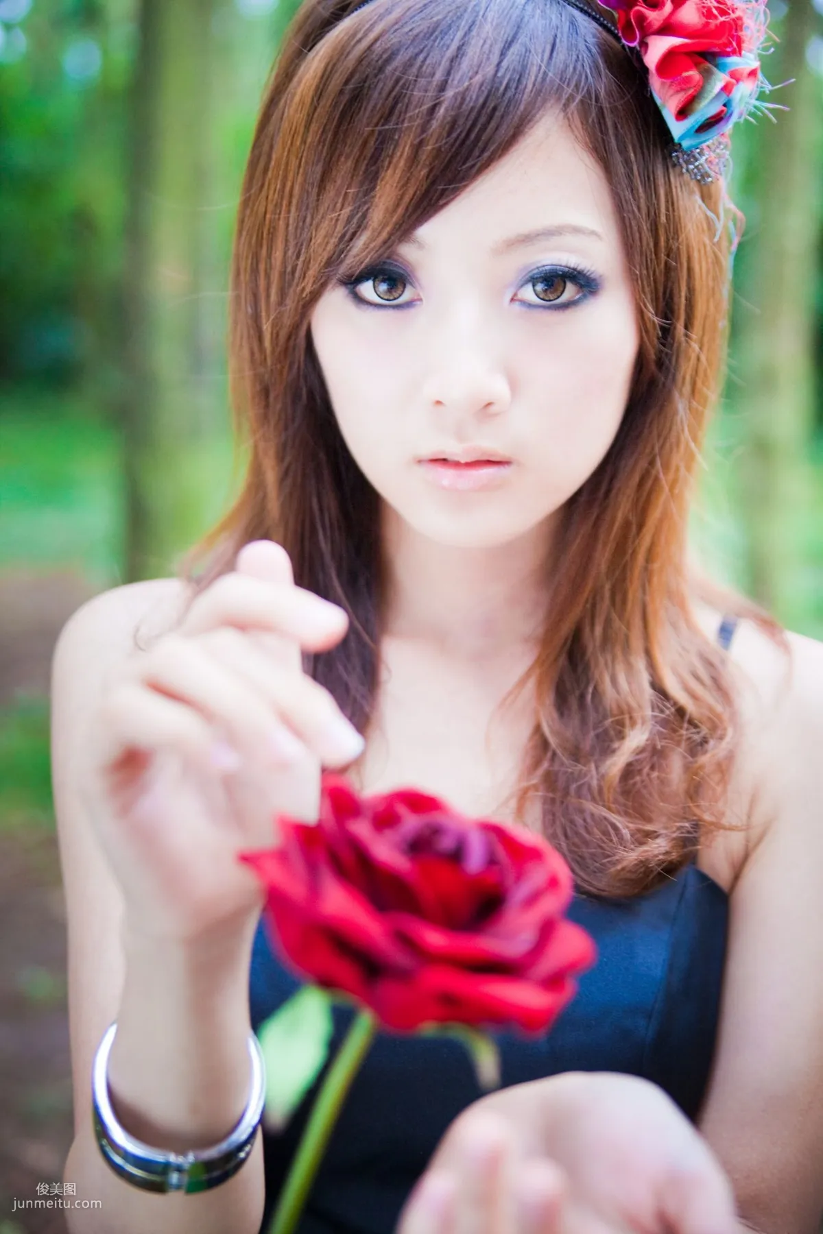 Mikako/Zhang Kaijie White Waltz x Black Obsession Yangmingshan Zhuzihu Outdoor Shoot Photo Set photo 114