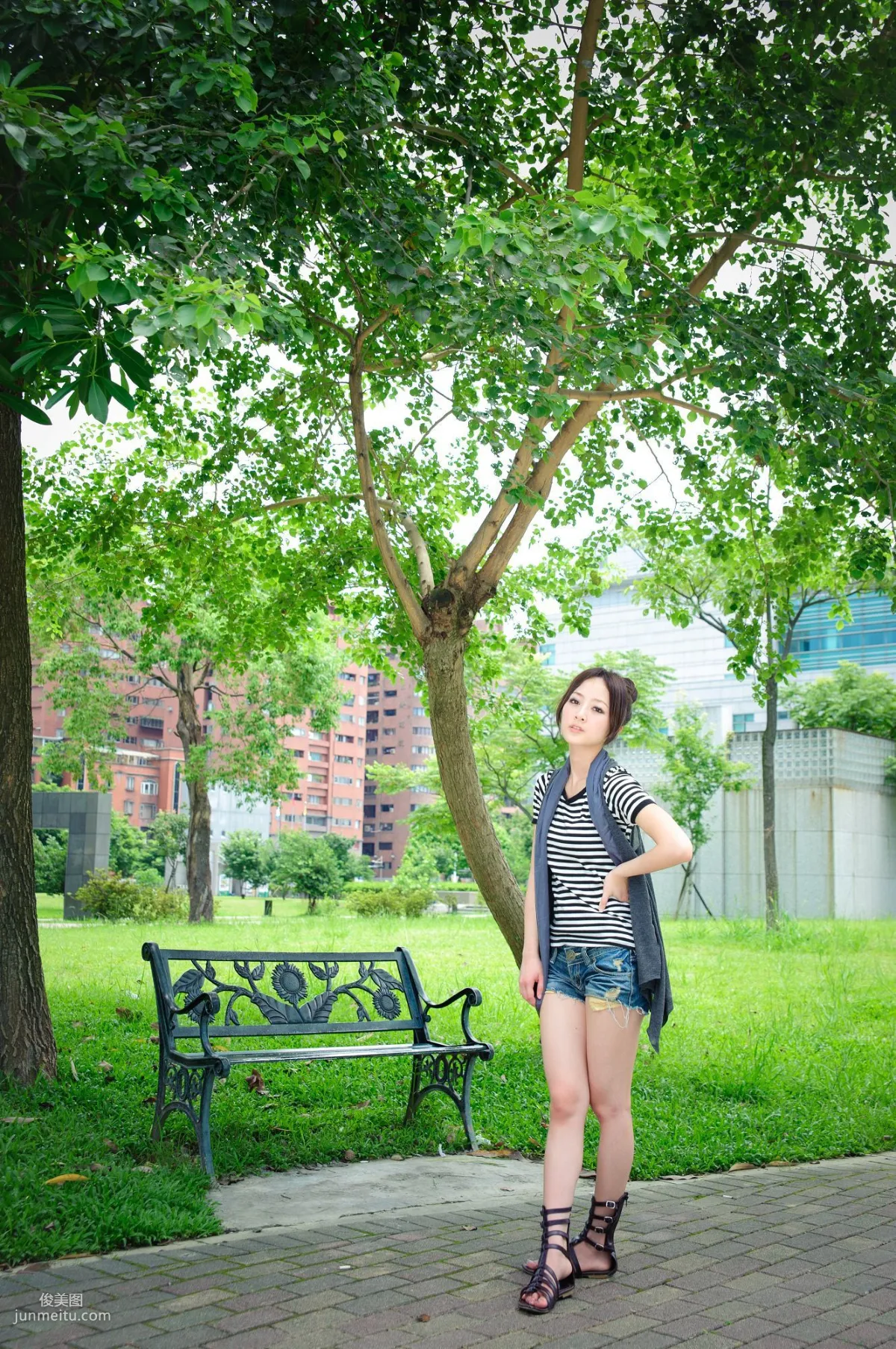 Zhang Kaijie, Yonghe No.4 Park Outdoor Shoot Photo Set photo 32