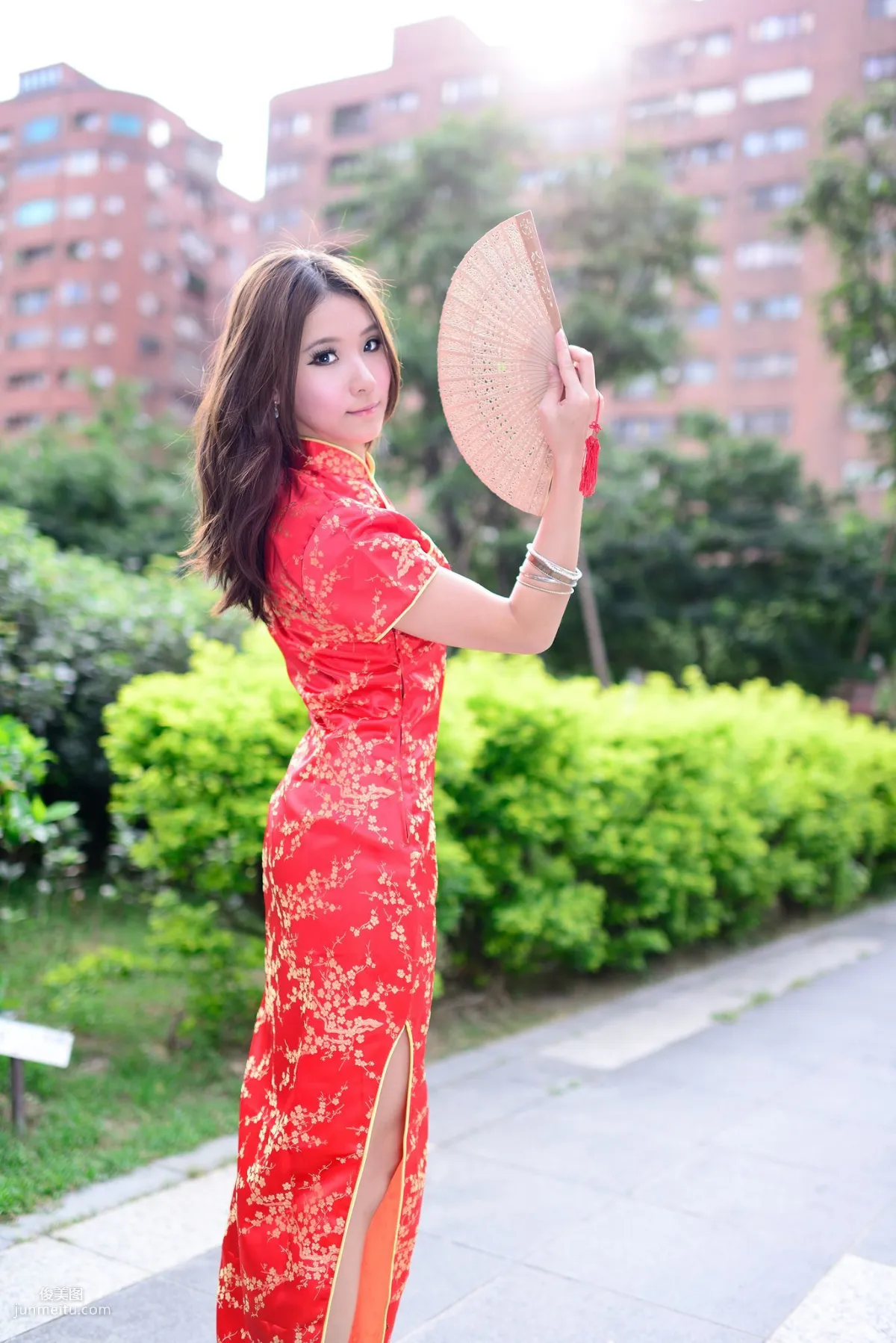 Taiwan Model A Bu, Red and Black Qipao Series Outdoor Shoot Photo Set photo 24
