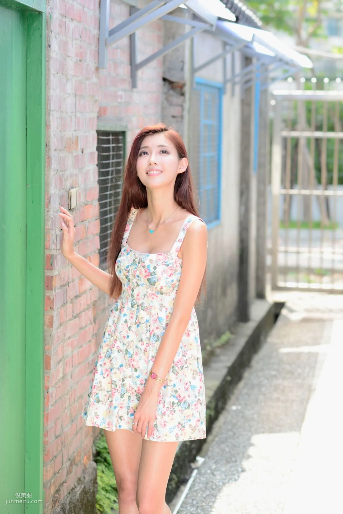 Kila Jingjing/Jin Yunqiao, Street Snap Suspender Dress Series Photo Set photo 14