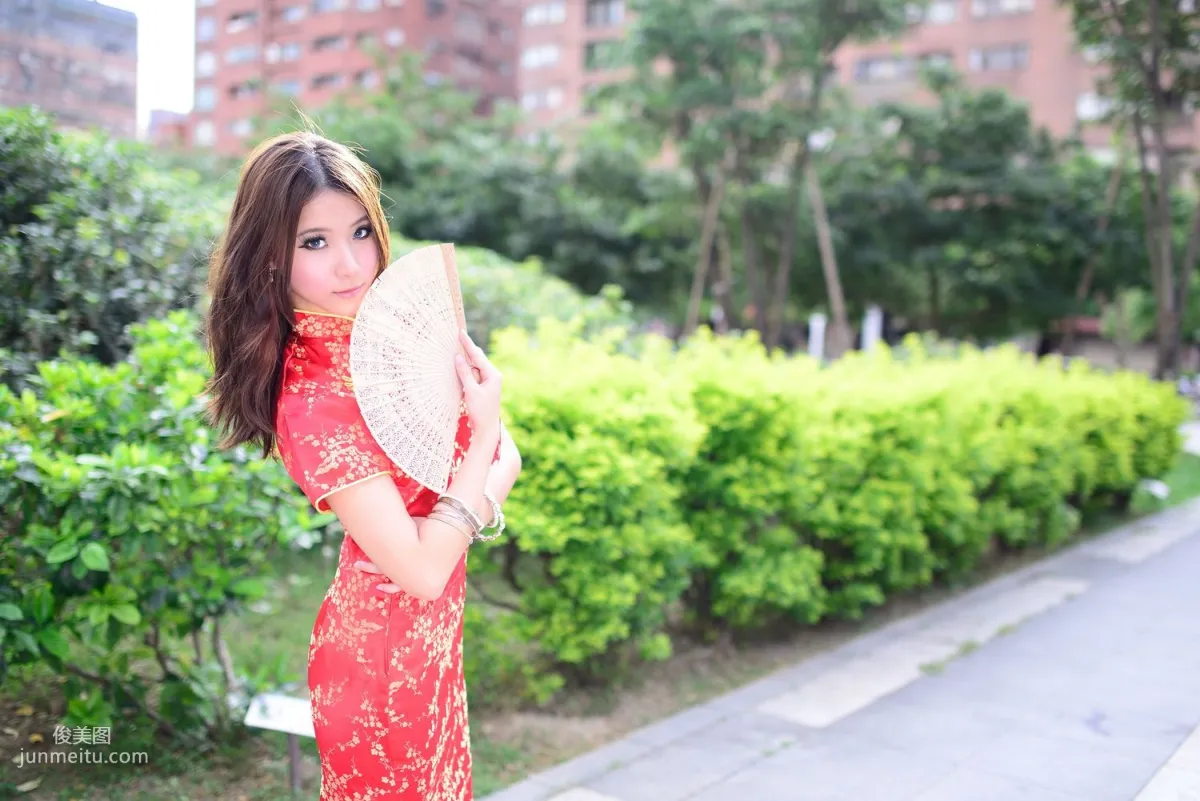 Taiwan Model A Bu, Red and Black Qipao Series Outdoor Shoot Photo Set photo 71
