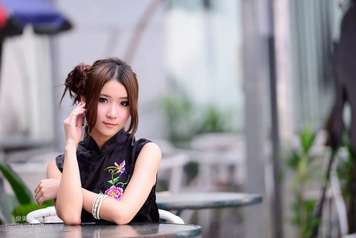 Taiwan Model A Bu, Red and Black Qipao Series Outdoor Shoot Photo Set photo 51