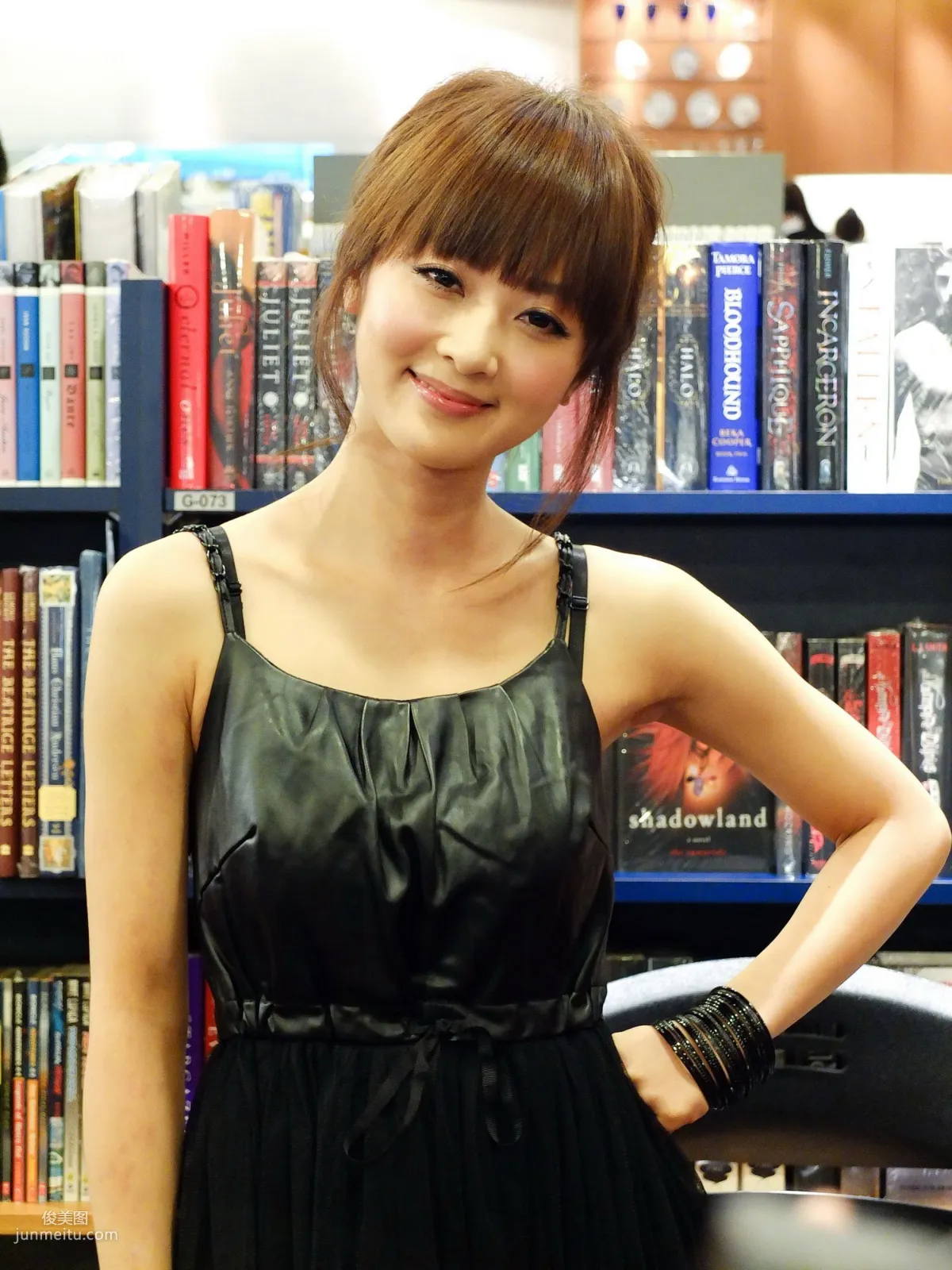 Guozi MM/Zhang Yunfei, Beautiful Makeup Book Signing Event HD Event Photos photo 13