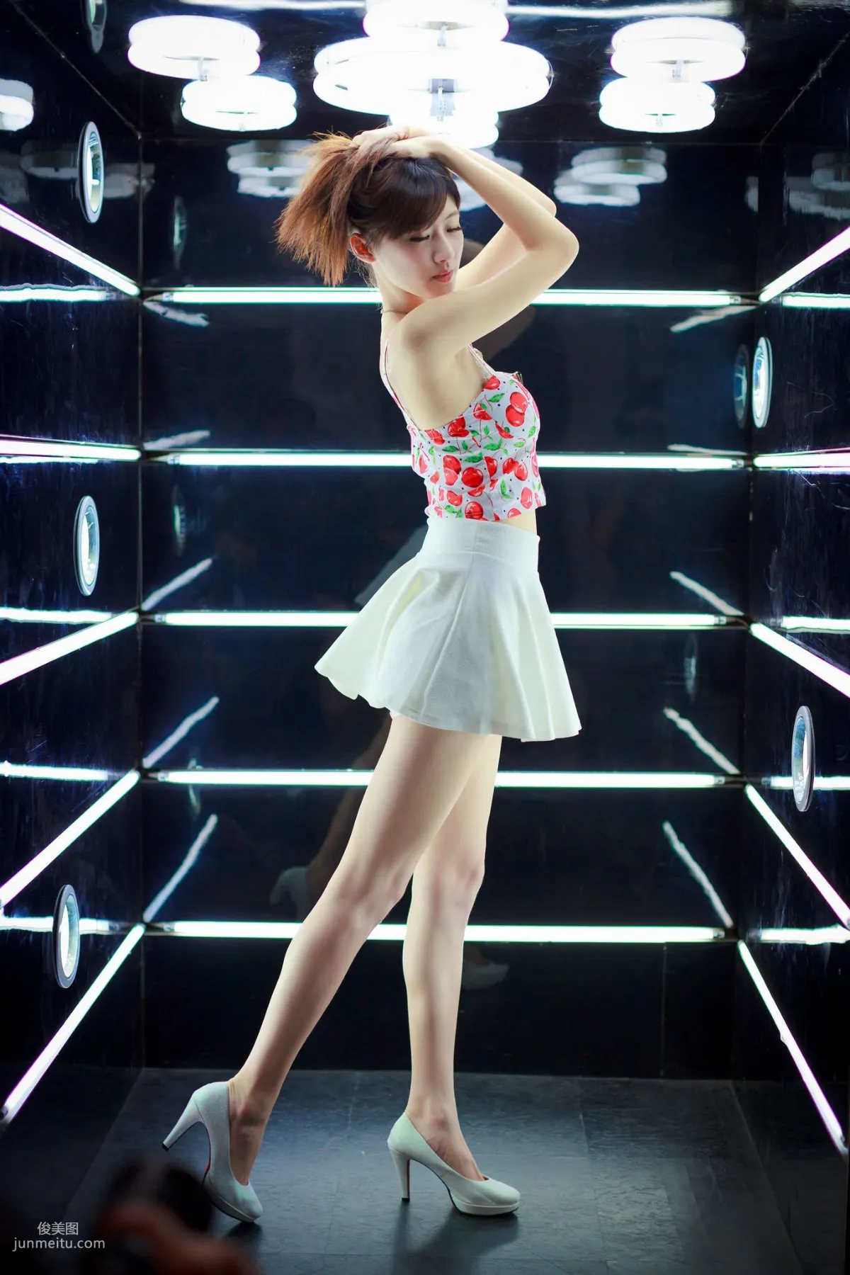 Leg Model Queena/Lin Mojing 'Studio Shoot Photos' Photo Collection photo 29
