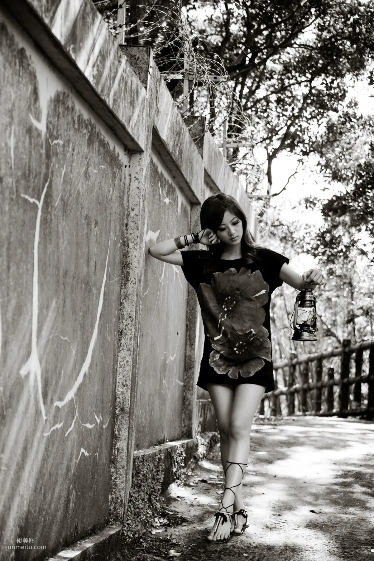 Mikako/Zhang Kaijie White Waltz x Black Obsession Yangmingshan Zhuzihu Outdoor Shoot Photo Set photo 66