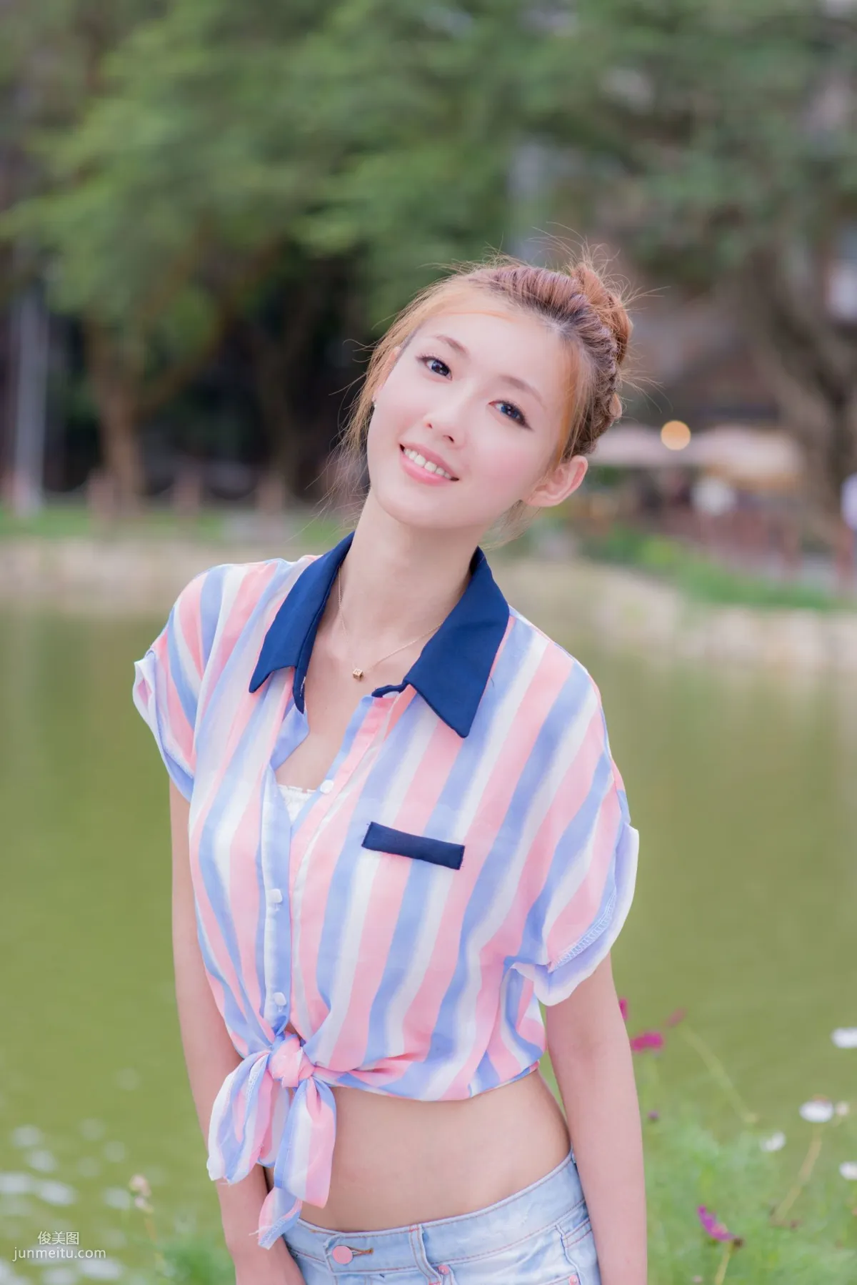 Kila Jingjing / Liao Tingling, Fresh and Light Hot Pants Beautiful Legs Street Snap Photo Set photo 8