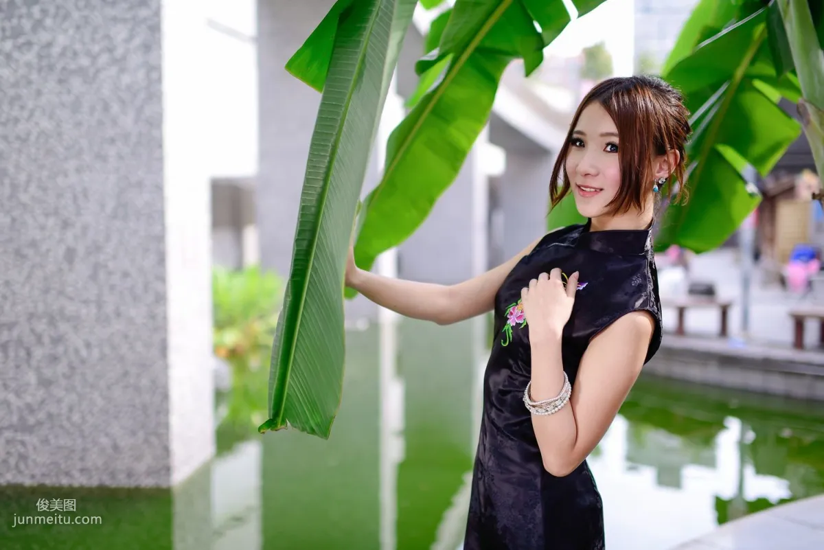 Taiwan Model A Bu, Red and Black Qipao Series Outdoor Shoot Photo Set photo 35