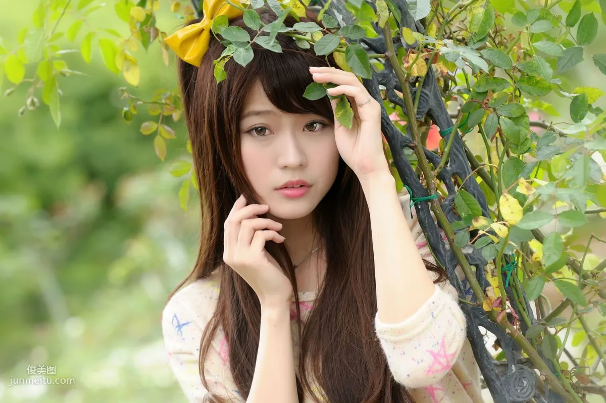 Taiwan Beauty Qiu Yuxuan White, Campus Outdoor Shoot Photo Set photo 13