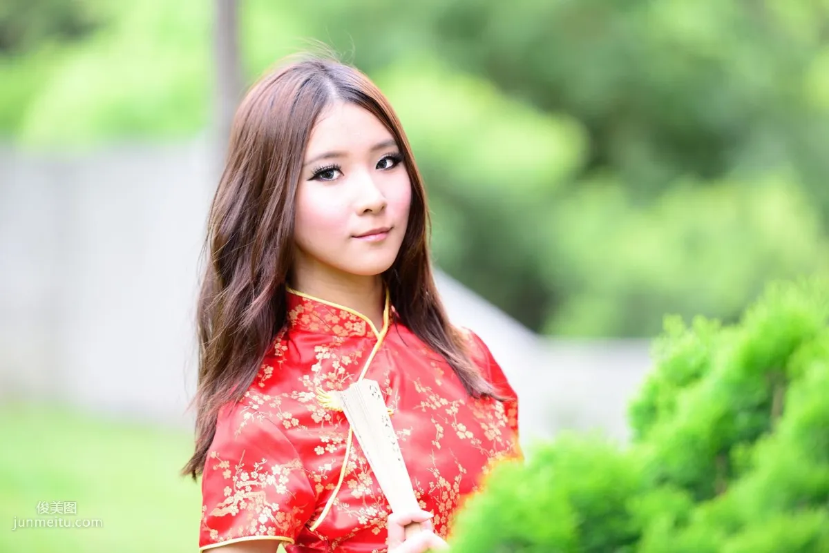 Taiwan Model A Bu, Red and Black Qipao Series Outdoor Shoot Photo Set photo 52