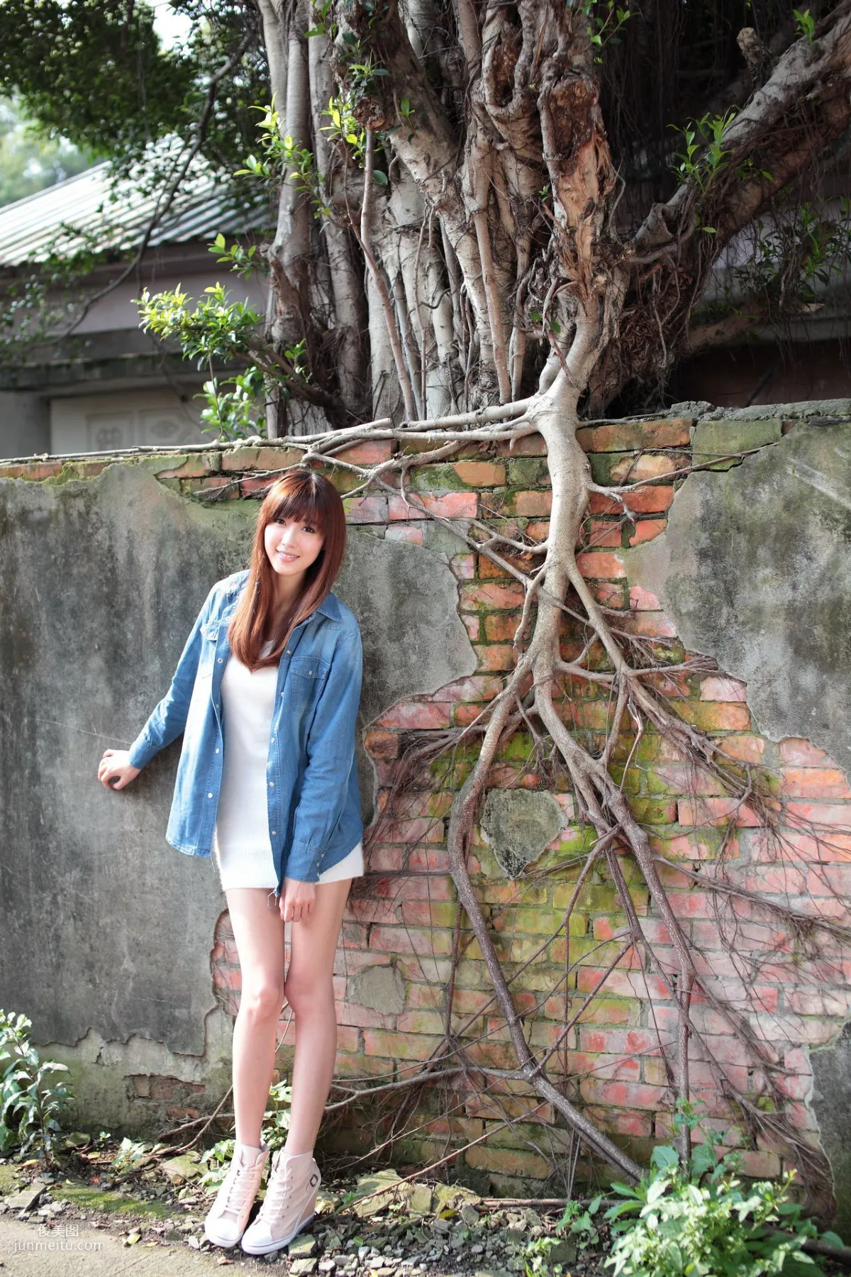 Liao Tingling/Kila Jingjing, Denim and Beautiful Legs Series Pictures, Photo Set Collection photo 12