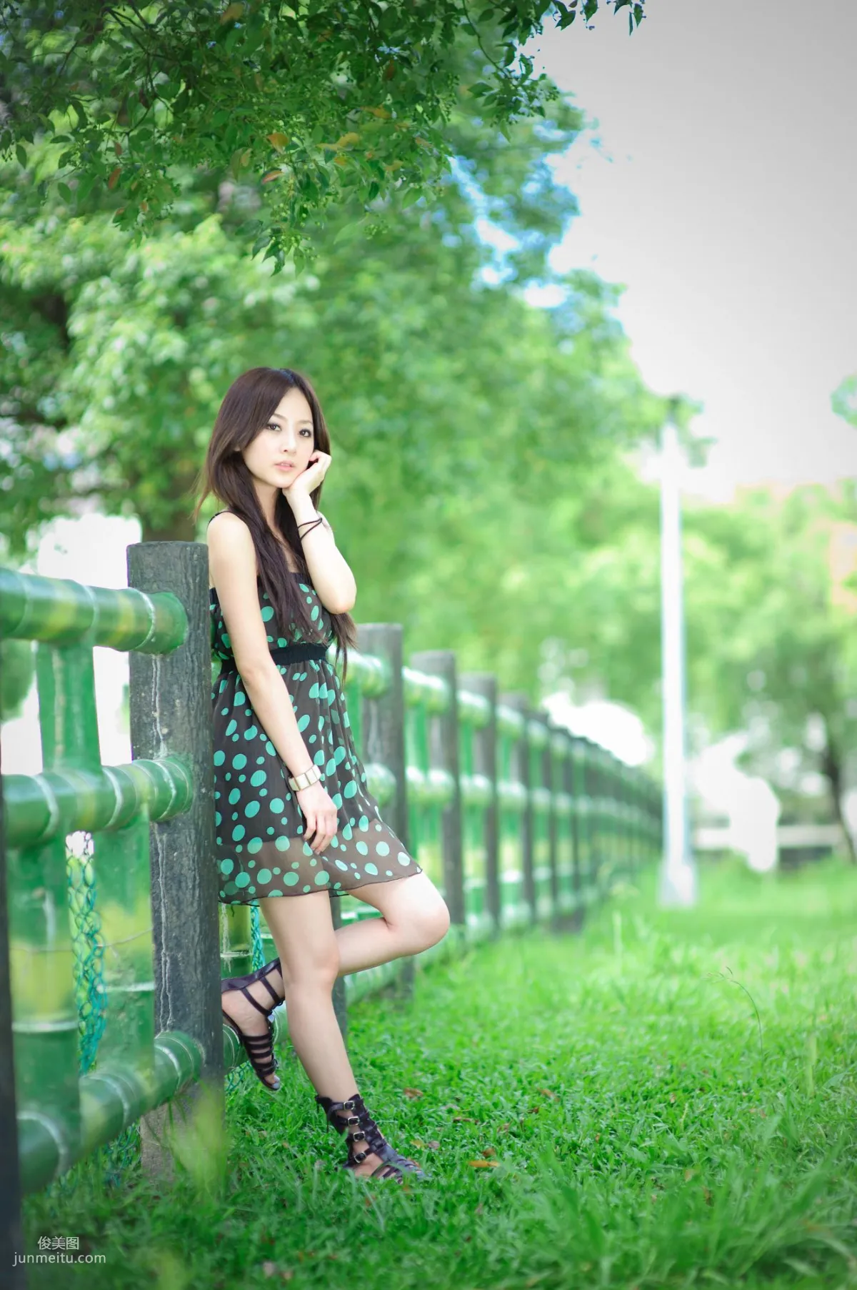 Zhang Kaijie, Yonghe No.4 Park Outdoor Shoot Photo Set photo 4