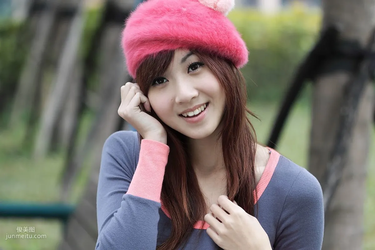 Taiwan Pure Beauty Angel, Black Stockings Street Snap Photos Collection photo 28