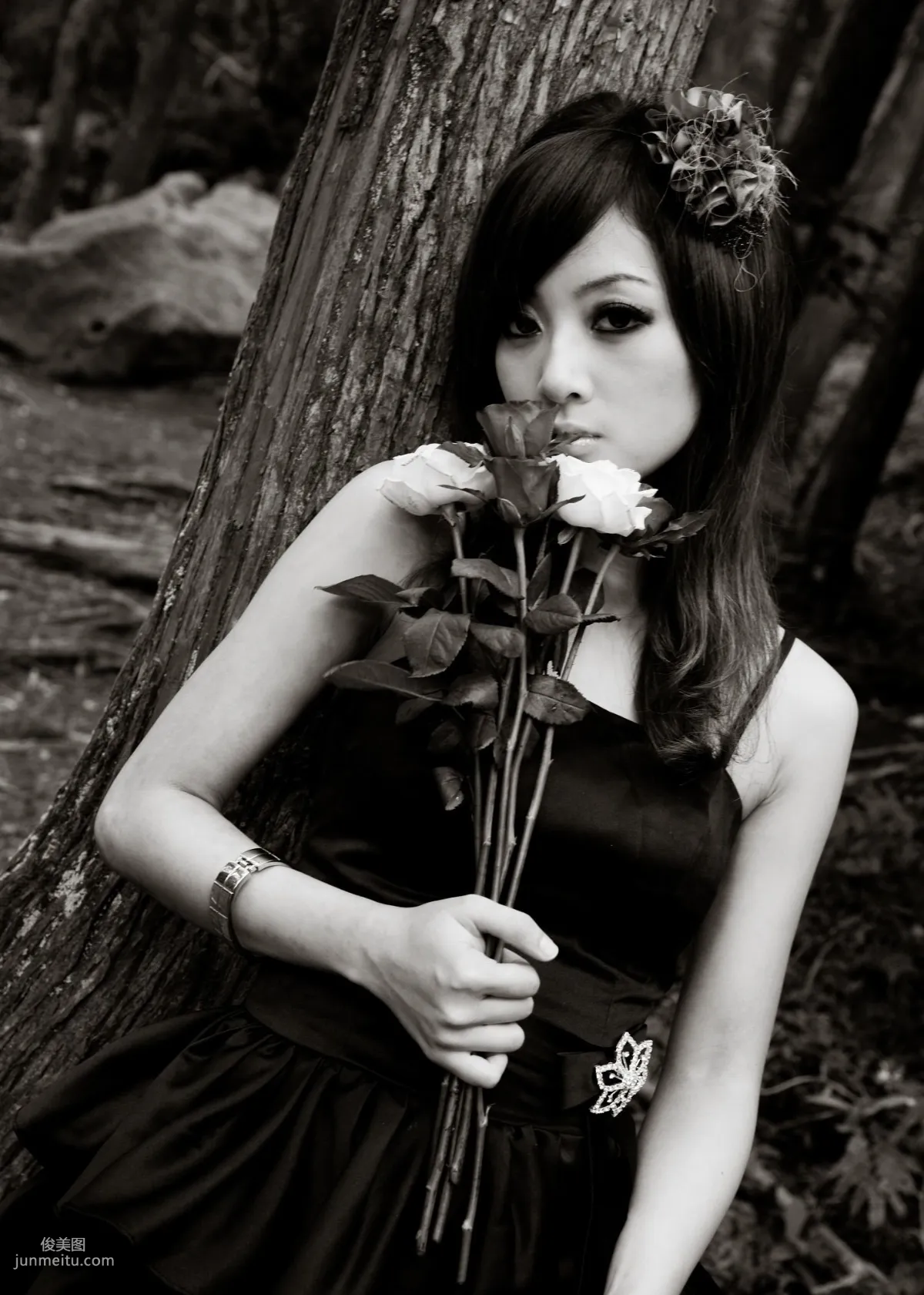 Mikako/Zhang Kaijie White Waltz x Black Obsession Yangmingshan Zhuzihu Outdoor Shoot Photo Set photo 88