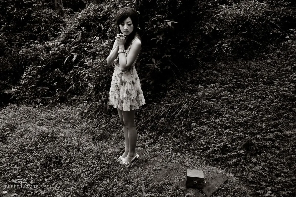 Mikako/Zhang Kaijie White Waltz x Black Obsession Yangmingshan Zhuzihu Outdoor Shoot Photo Set photo 18