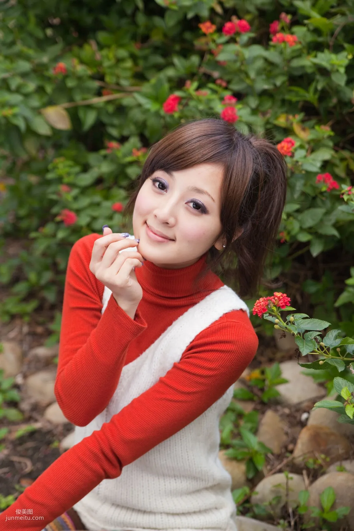 Mikako, Shuangxi Park + Indigenous Park Part I Photo Set photo 61