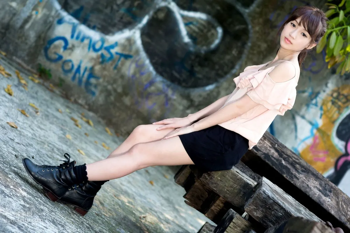 Taiwan Model Ariel, Pure and Cute Outdoor Shoot Photo Set photo 1