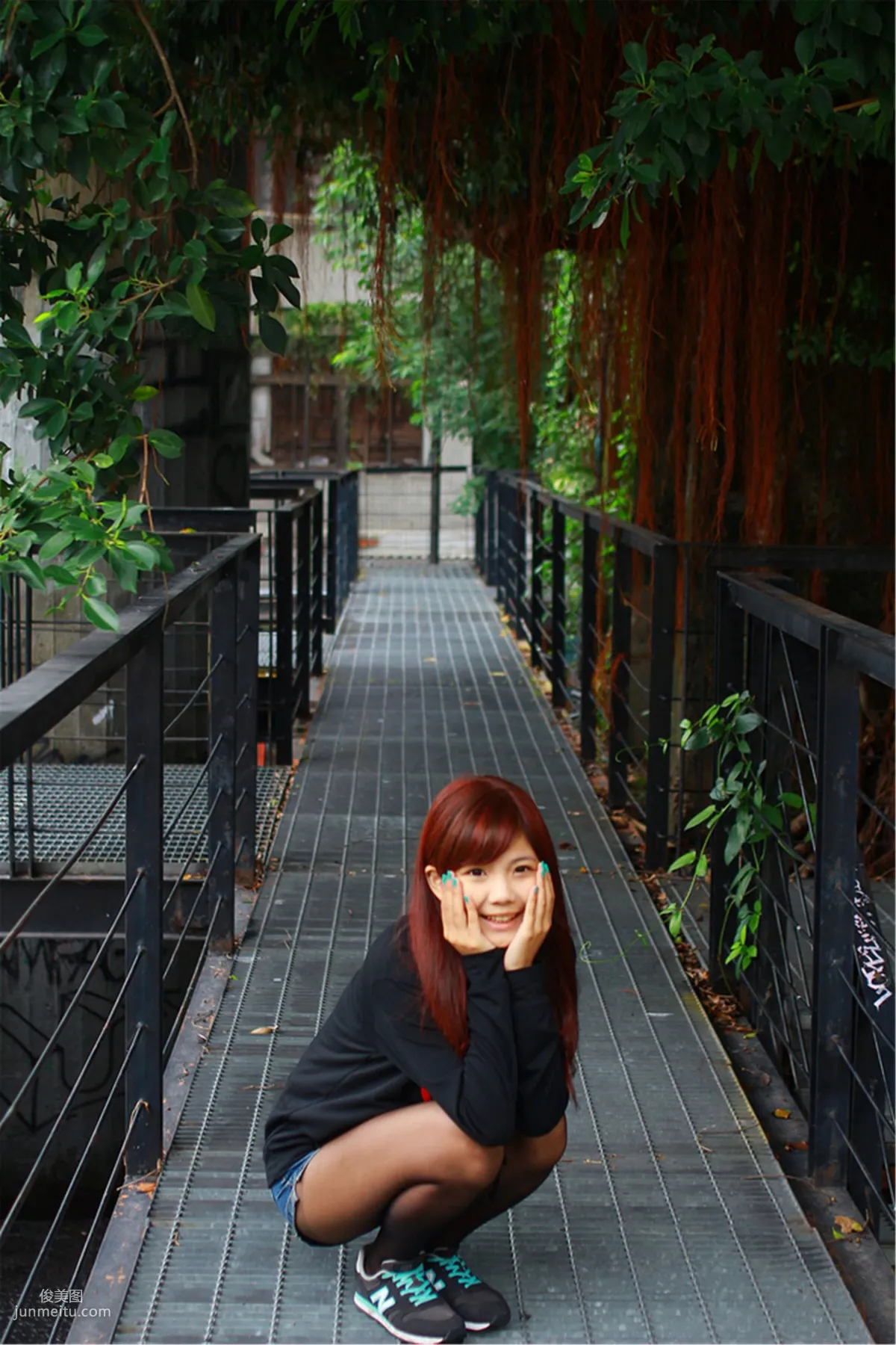 台灣美少女小靜《電影公園外拍》 寫真集 37