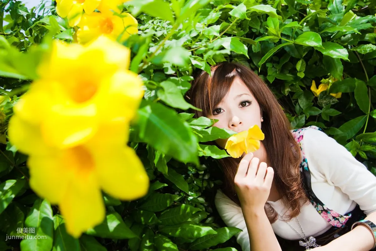 Zhang Kaijie/Mikako 'Zhongxing New Village Outdoor Shoot' Photo Set photo 10