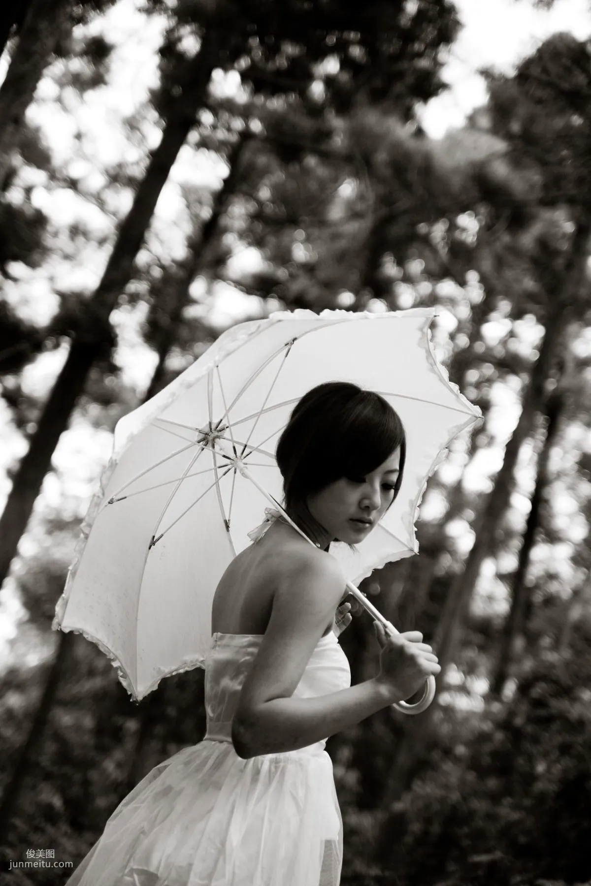 Mikako/Zhang Kaijie White Waltz x Black Obsession Yangmingshan Zhuzihu Outdoor Shoot Photo Set photo 22