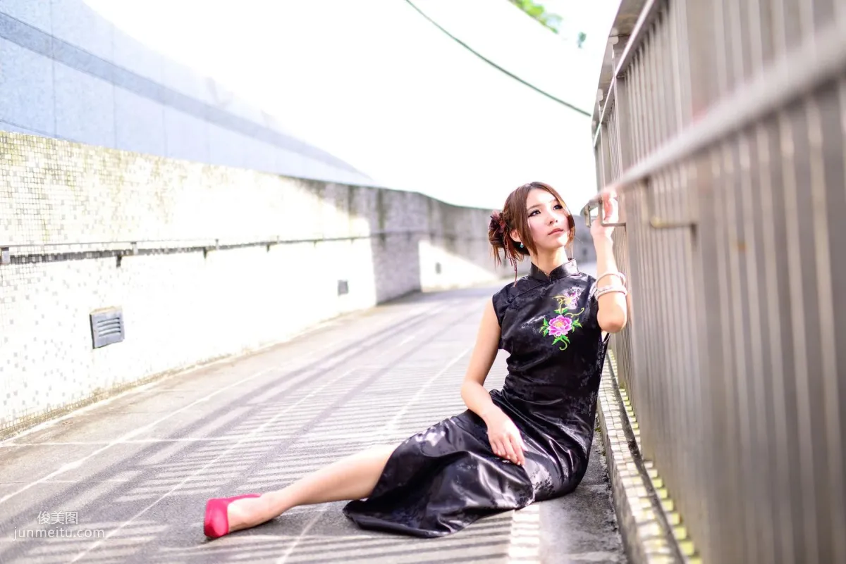 Taiwan Model A Bu, Red and Black Qipao Series Outdoor Shoot Photo Set photo 73