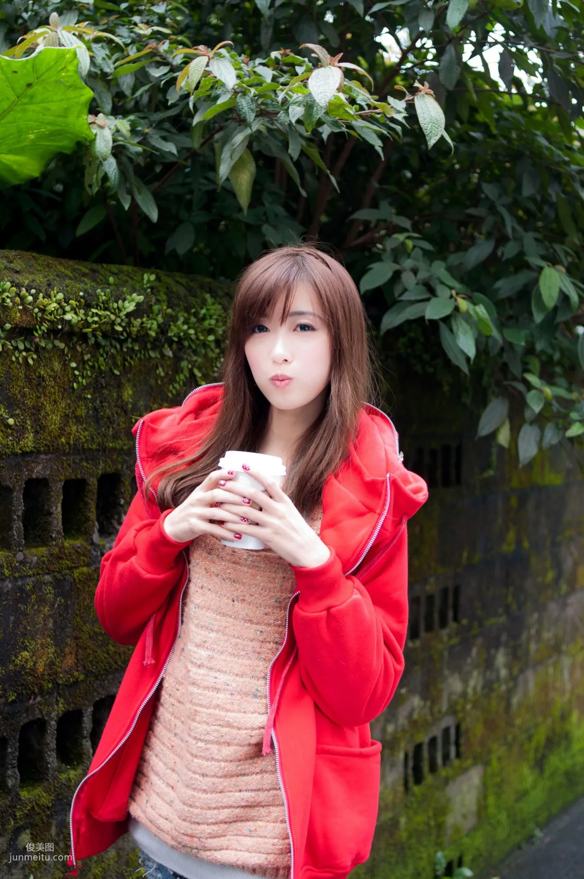 Liao Tingling/Kila Jingjing, Denim and Beautiful Legs Series Pictures, Photo Set Collection photo 2