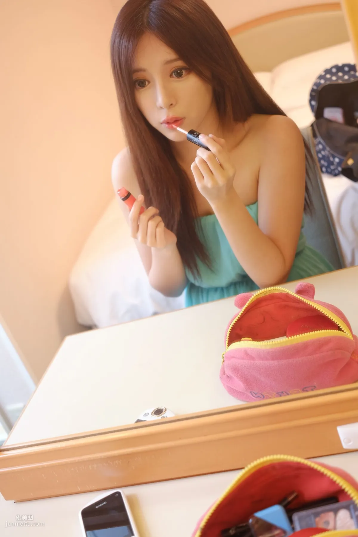 台灣正妹張齊郡JULIE《化妝鏡旁的女神》寫真集 45