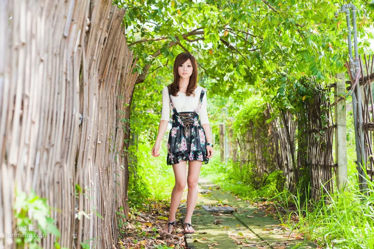 Zhang Kaijie/Mikako 'Zhongxing New Village Outdoor Shoot' Photo Set photo 14