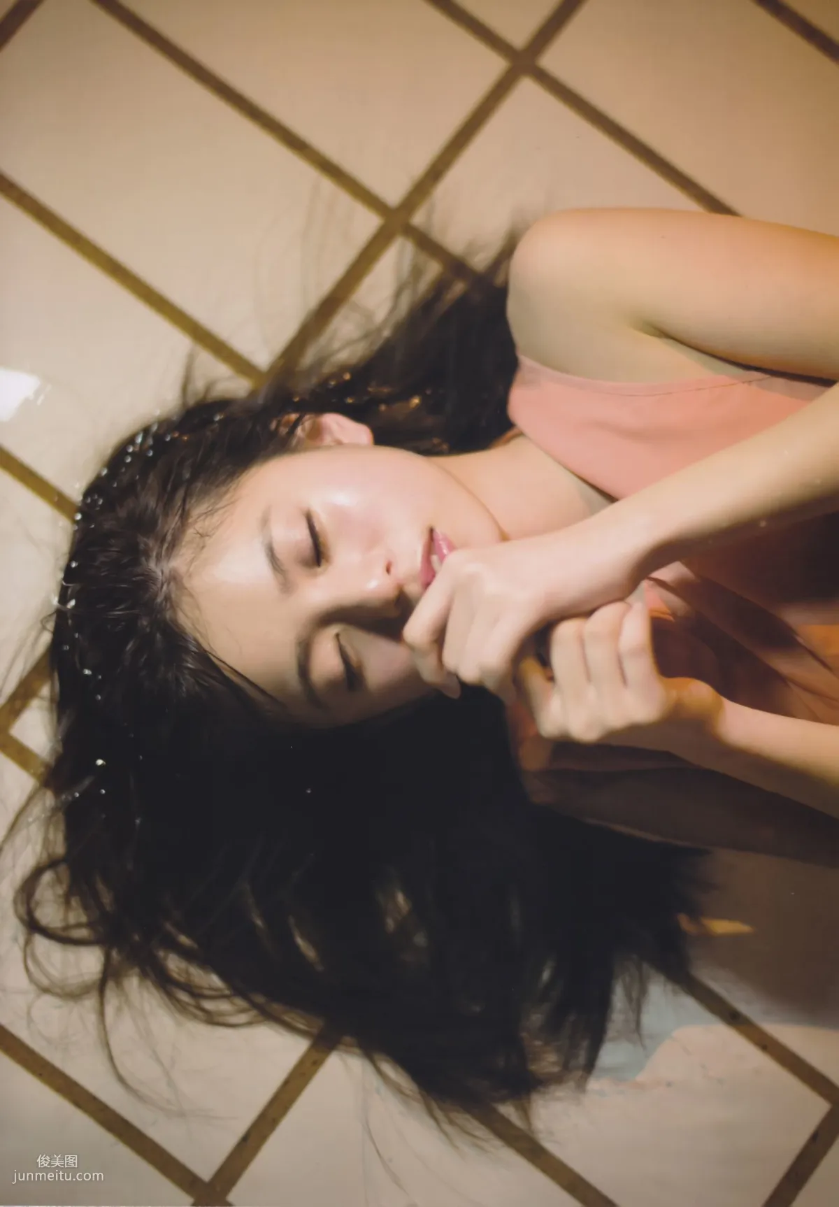 Asuka Saito 齋藤飛鳥 《潮騷》 [PB寫真集] 53