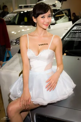 Mia魏靖軒《VOLVO車展美乳系列》高清套圖