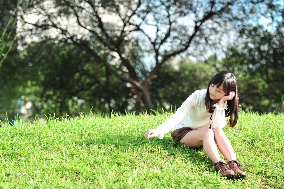 Taiwan Beautiful Girl Xiao Jing (Yu Chengjing), Yat-Sen Park Outdoor Shoot Photo Set photo 18