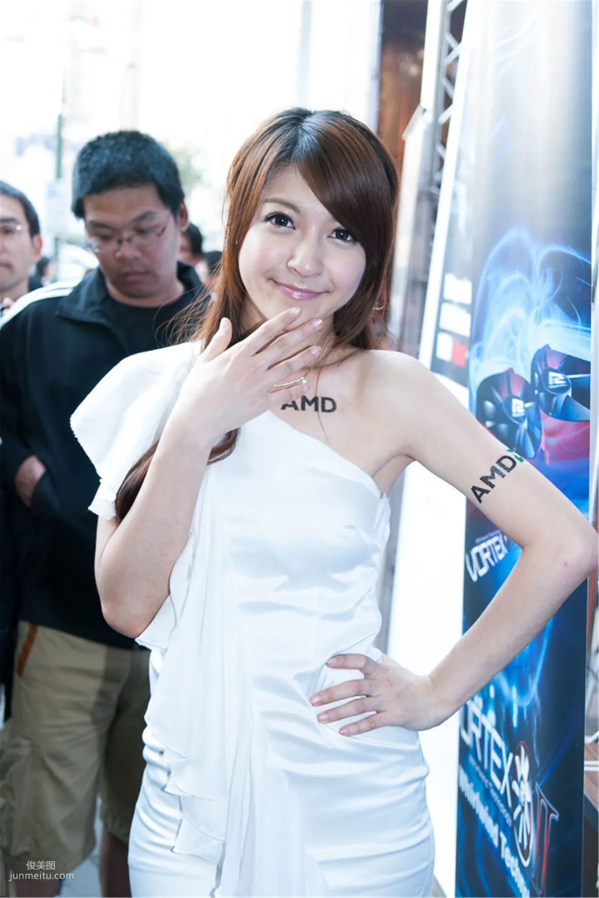 Taiwan Model Bei Bei 'Guanghua Market AMD Booth' HD Set photo 6