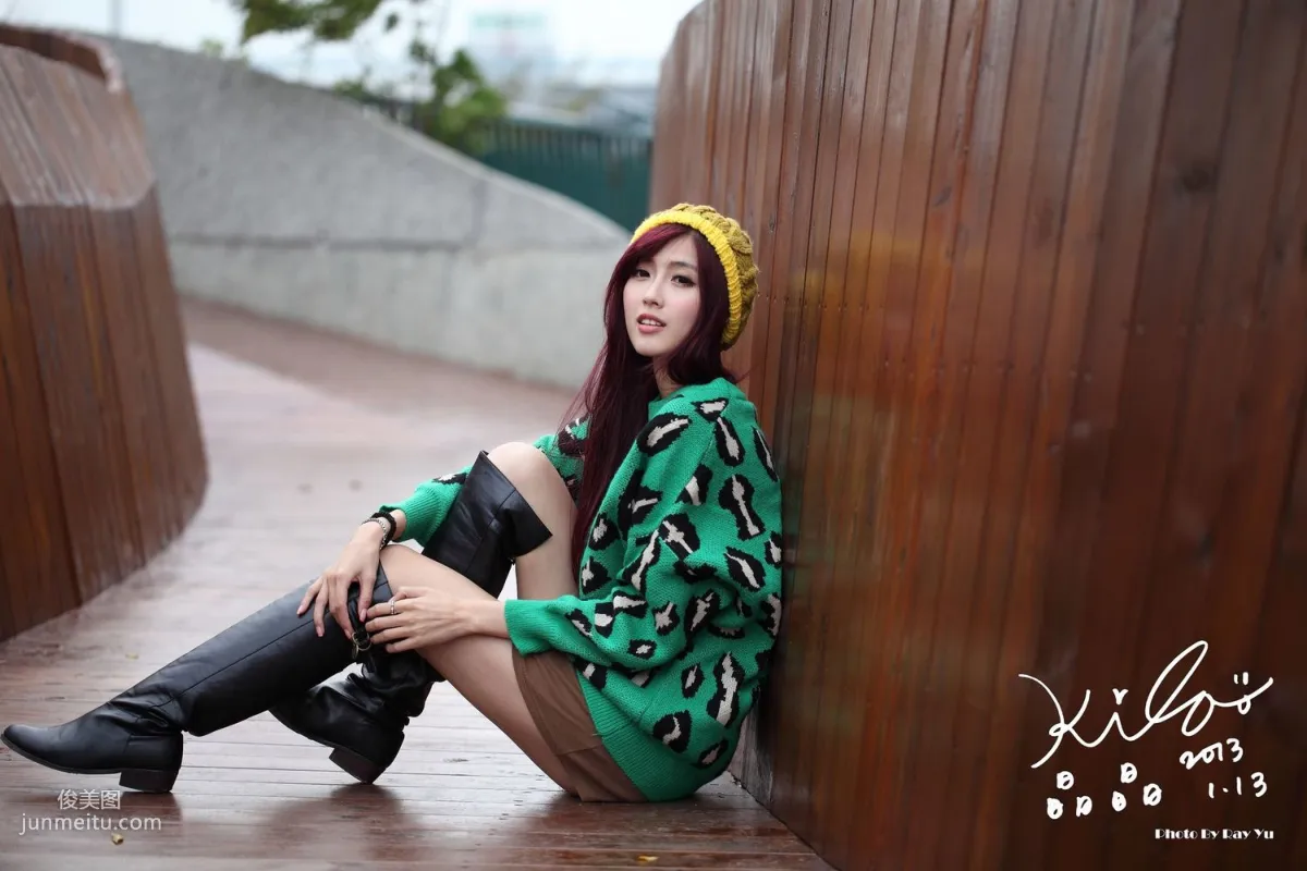 Taiwan Model Liao Tingling/Kila Jingjing, Green Long Coat + Long Boots, Street Snap Photo Set photo 3