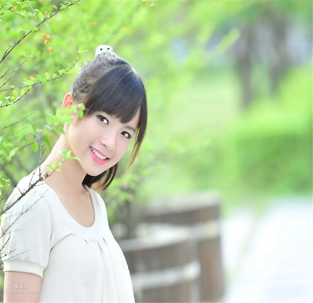 Taiwan Beautiful Girl Xiao Jing (Yu Chengjing), Yat-Sen Park Outdoor Shoot Photo Set photo 6