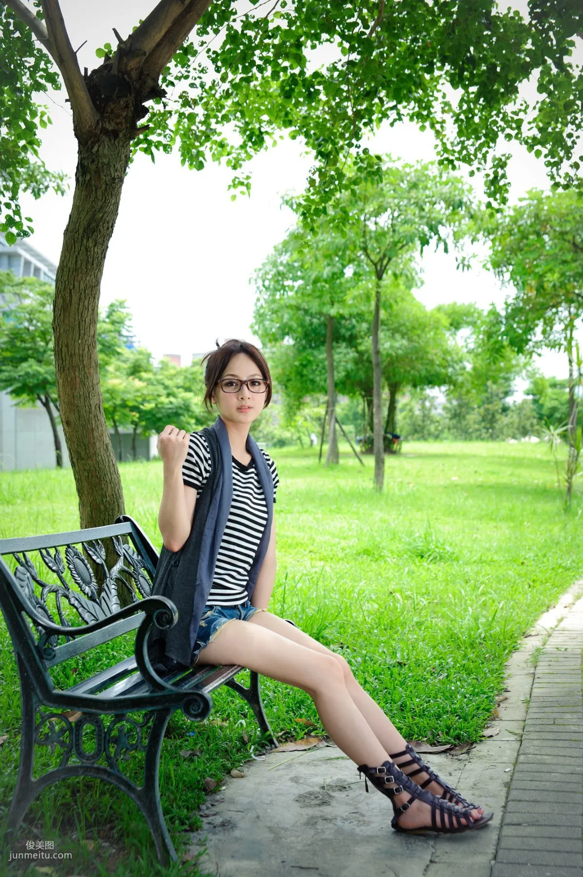 Zhang Kaijie, Yonghe No.4 Park Outdoor Shoot Photo Set photo 25