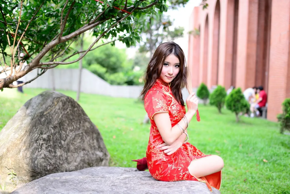 Taiwan Model A Bu, Red and Black Qipao Series Outdoor Shoot Photo Set photo 58