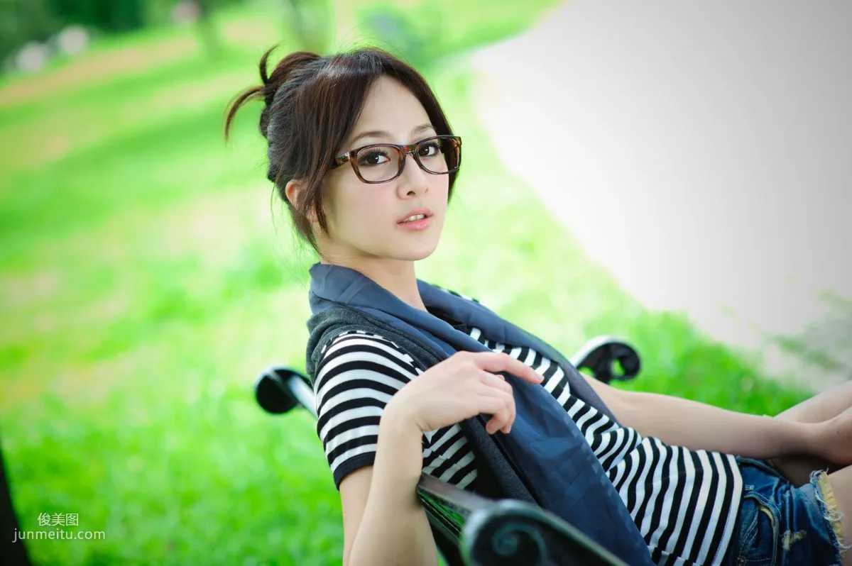 Zhang Kaijie, Yonghe No.4 Park Outdoor Shoot Photo Set photo 26