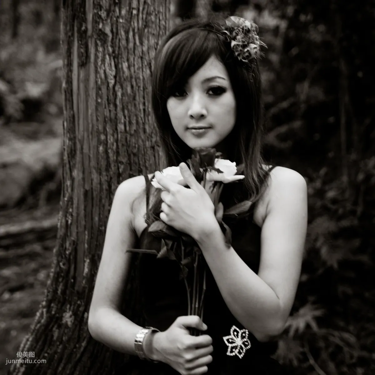 Mikako/Zhang Kaijie White Waltz x Black Obsession Yangmingshan Zhuzihu Outdoor Shoot Photo Set photo 92