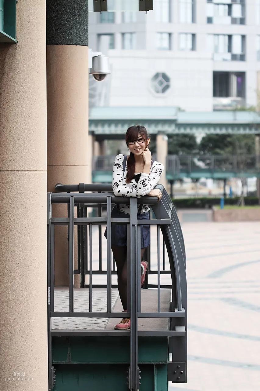 Taiwan Pure Beauty Angel, Black Stockings Street Snap Photos Collection photo 38