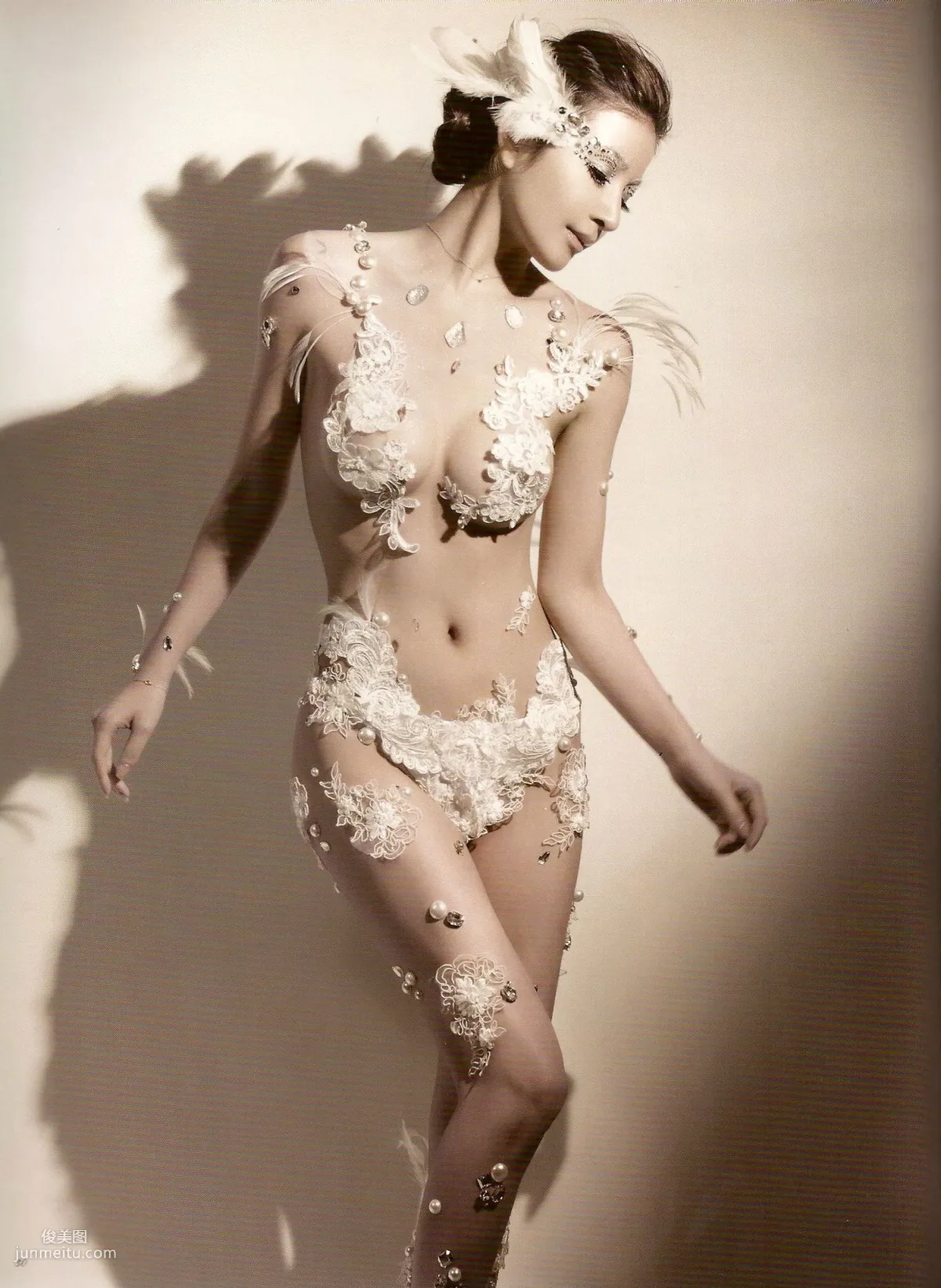 台湾美女许维恩Sharon《维恩的秘密花园》写真集21