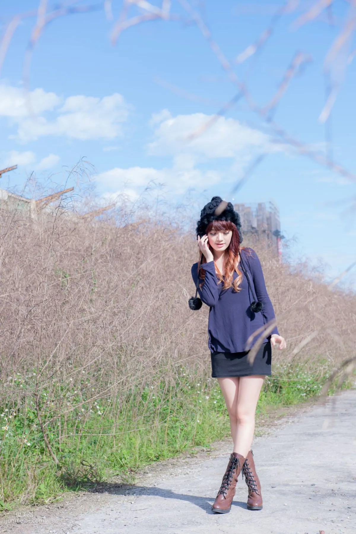 Taiwan Beauty Lin Gangyi Didy, Ruined Station Beautiful Outdoor Shoot, Photo Set photo 24