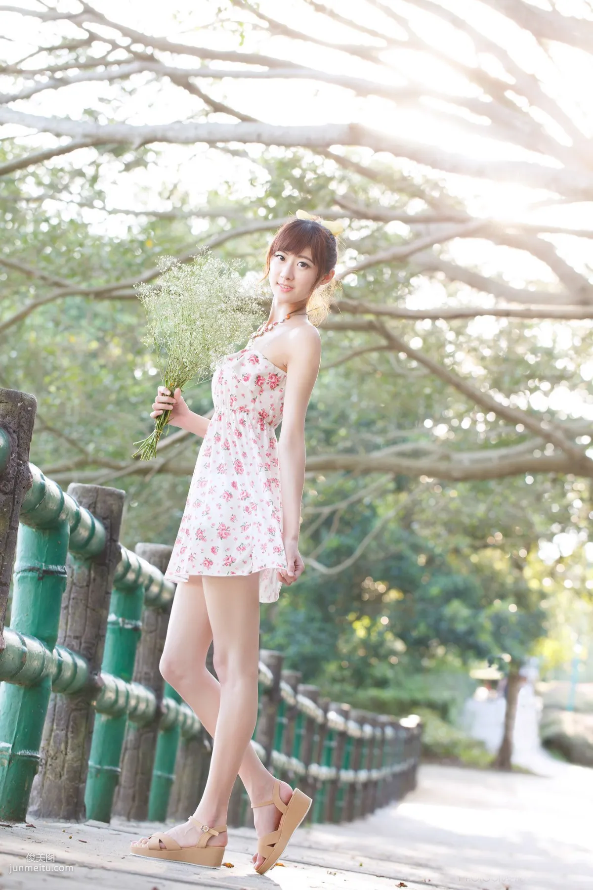 Taiwan Model Queena / Lin Mojing, Park Outdoor Shoot Photo Set photo 4